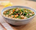 Простой суп с грибами и белой фасолью