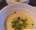 Бархатистый крем-суп из сельдерея с сыром с голубой плесенью